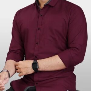 Men Regular Fit Solid Spread Collar Casual Shirt